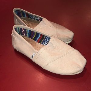 Toms